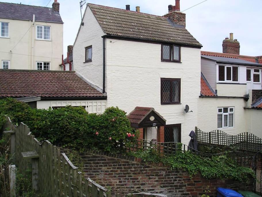 Award Winning Pet Friendly Paddock Cottage Whitby Exterior photo