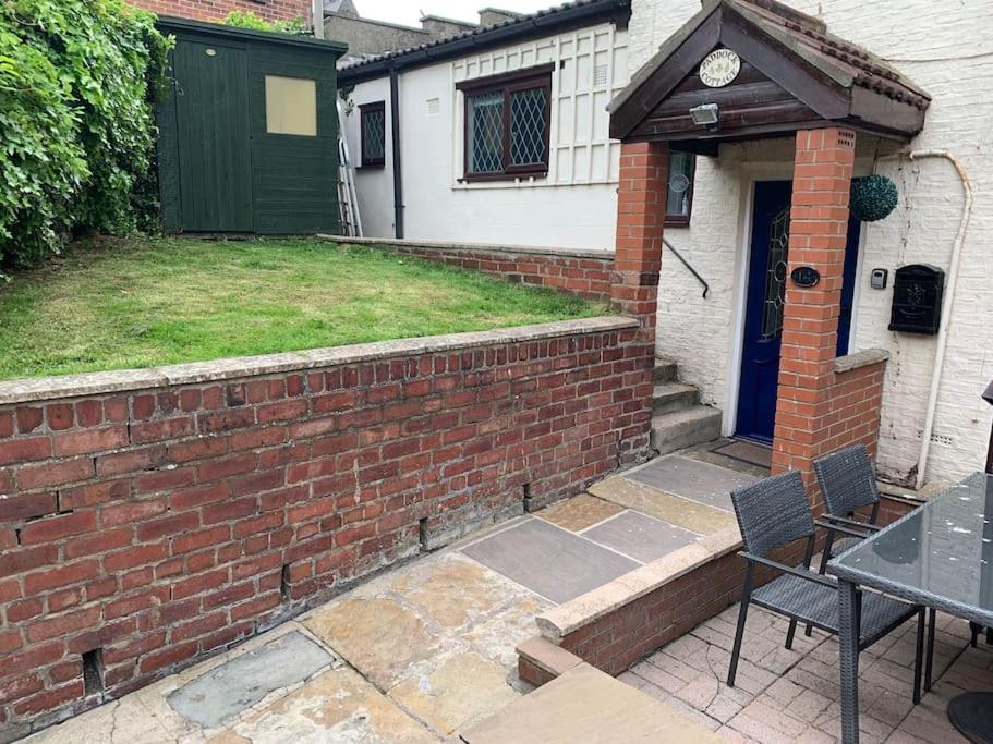 Award Winning Pet Friendly Paddock Cottage Whitby Exterior photo